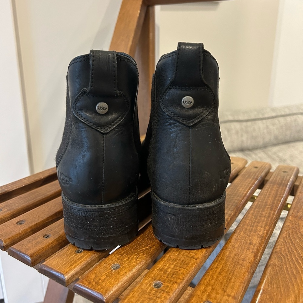 UGG Women's Bonham Ankle Boot Black Leather size 8 - Picture 3 of 9